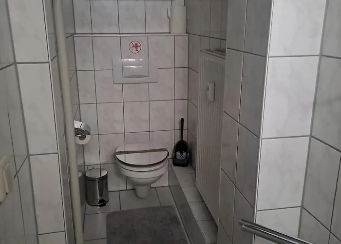 Geräumige 2-z-whg M Wohnküche Für 4 P Im 4 Og * Niederdorla