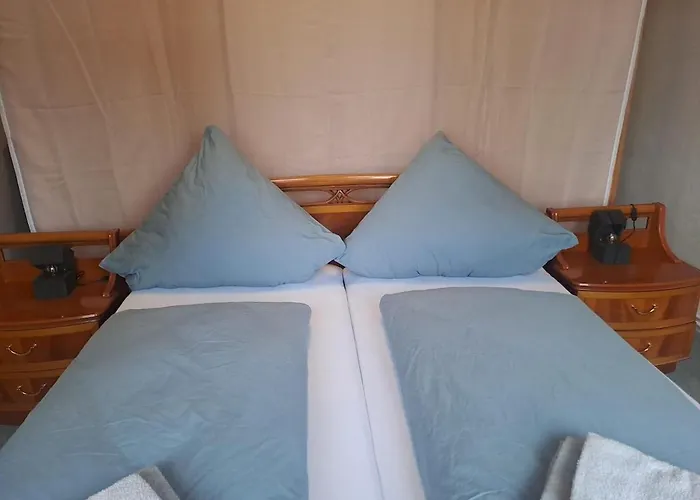 Apartment Geräumige 2-z-whg M Wohnküche Für 4 P Im 4 Og Niederdorla