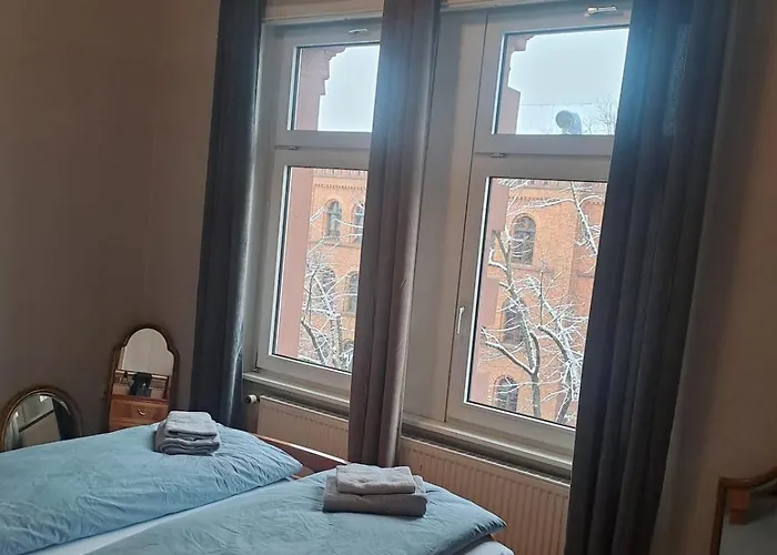 Apartment Geräumige 2-z-whg M Wohnküche Für 4 P Im 4 Og Niederdorla